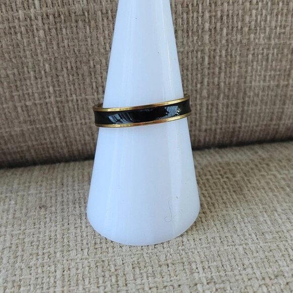 Fashion Ring Black/Gold Tone Finger Band Unisex Ring Fashion Jewelry Size 8 - Picture 9 of 11